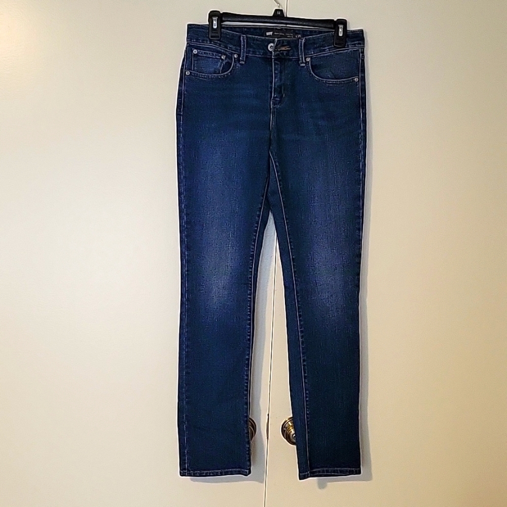 Levi’s Demi Curve classic slim size 28 jeans